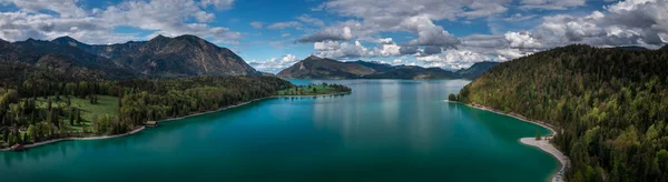 Berg Panorama Van Turquoise Gekleurde Lake Walchensee Met Blauwe Lucht — Stockfoto