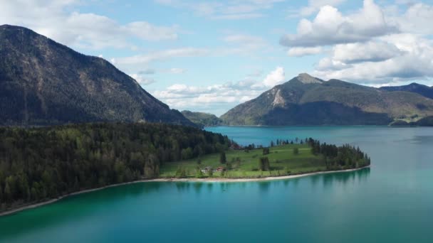 Lago Walchensee Los Alpes Bávaros Desde Arriba Con Nubes Blancas — Vídeos de Stock