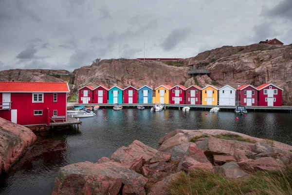 Bay Colorful Boathouses Boats Smoegen West Coast Sweden — стокове фото