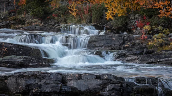 Trappstegsforsen Waterval Herfst Langs Wilderness Road Lapland Zweden Wolken Lucht — Stockfoto