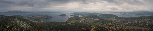 Maisema Panoraama Saarilla Järvessä Huippukokouksesta Valkallen Hoega Kusten Ruotsissa — kuvapankkivalokuva