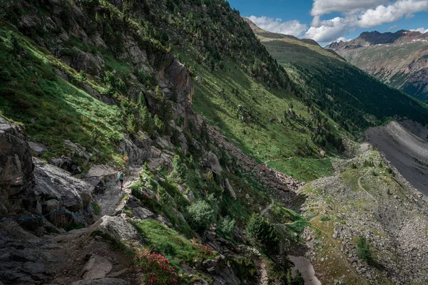 Túrázás Morteratsch Gleccser Havas Hegyek Engadin Svájci Alpokban Nyáron Kék — Stock Fotó