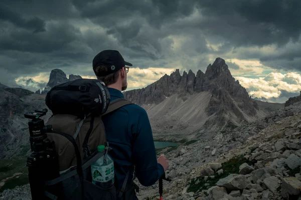 Man Backpack Hiking View Paternkofel Mountains Dolomite Alps South Tyrol — Stock Photo, Image