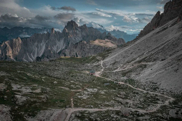 Berghütte Rifugio Lavaredo Mit Wanderweg Vor Den Dolomiten Auf Den — Stockfoto