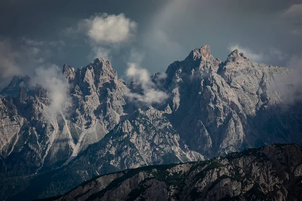 Berg Toppar Dolomite Alperna Sydtyrolen Med Dramatisk Molnig Himmel Tre — Stockfoto