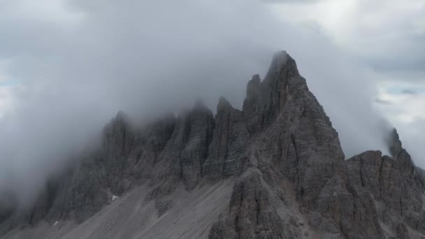 Timelapse Nuvens Torno Cume Montanha Paternkofel Nos Alpes Dolomitas Sul — Vídeo de Stock