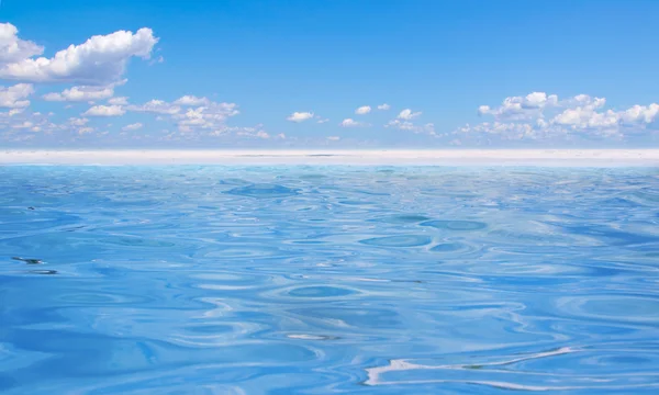 Vatten och himmel — Stockfoto