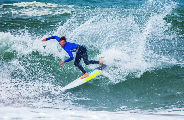 2015 Peniche Portugal Surfista Una Ola Portugal Fantástico Chapoteo —  Fotos de Stock