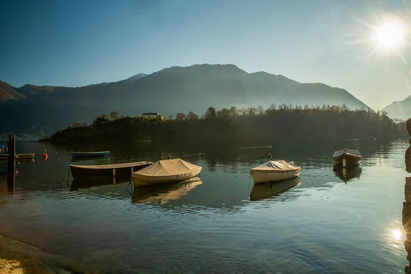 Idyllic View Sheathed Boats Next Shore Lake Como Isola Isola — Stock Photo, Image