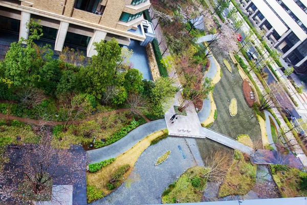 Jardim Com Lagoa Lado Hotel Intercontinental Osaka Late Mmarck Sakura — Fotografia de Stock