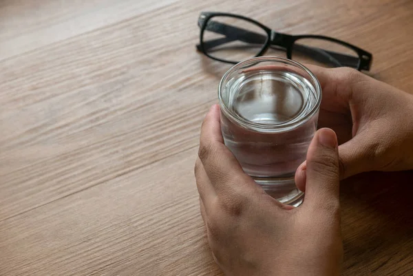 Hand Holding Glass Plain Water Drinking — Stok Foto