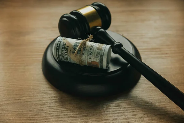 Gavel Bank Note Wooden Table Concept — 图库照片