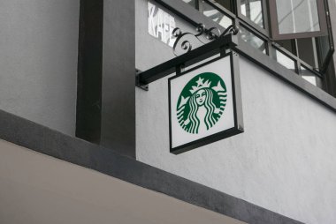 Cameron Highlands, Malezya - 23 Kasım 2021: Starbucks kahvesi. Starbucks Corporation, Amerika Birleşik Devletleri 'nin çok uluslu kahve dükkanları ve roasterisidir..