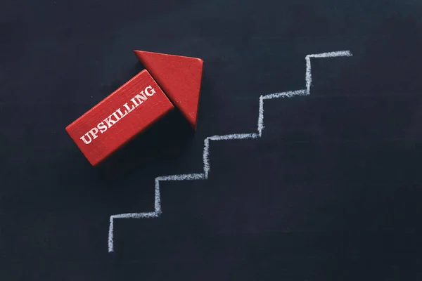 Upskilling Red Arrow Ladder Blackboard —  Fotos de Stock