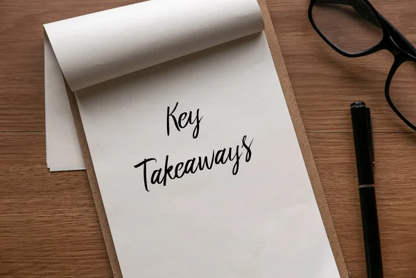 Pen Glasses Clipboard Paper Written Key Takeaways — Photo