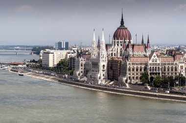 Budapeşte görünüm: Macaristan Parlamentosu