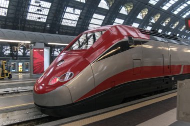 Milano istasyonu tren