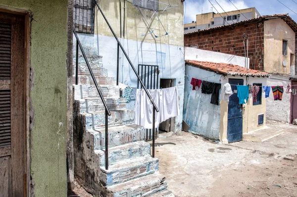 Bairro pobre e negligenciado — Fotografia de Stock