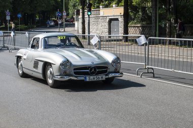 mille miglia yarışta eski araba