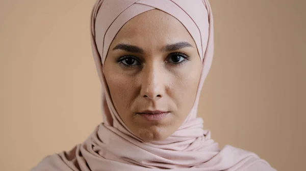 Portrait Upset Muslim Girl Woman Hijab Headscarf Islamic Young Anxious — Stock Photo, Image