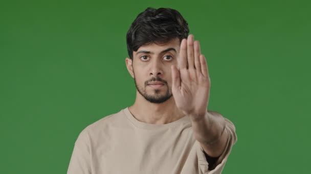 Porträtt Ung Kille Brunett Indian Man Allvarliga Förolämpade Manliga Modellen — Stockvideo