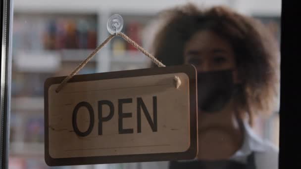 Young Woman Restaurant Owner Protective Mask Turns Sign Says Closed — Stockvideo