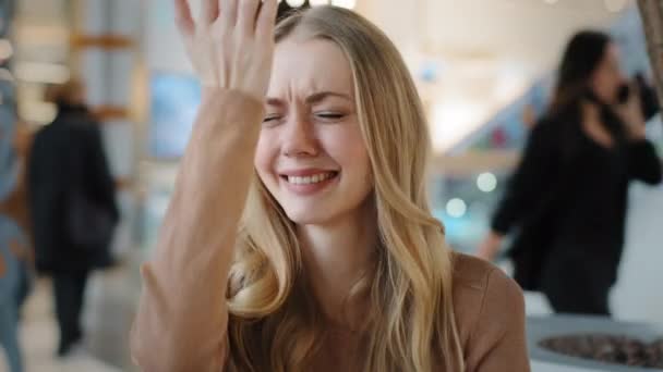 Caucasian Emotional Girl Blonde Woman Facepalm Gesture Disappointed Sorrow Emotions — Vídeo de Stock