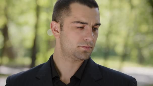 Venku Portrét Muže Kavkazský Dospělý Chlap Šťastný Muž Tvář Úspěšný — Stock video