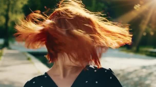 Retrato Bonito Muito Feliz Caucasiano Menina Ruiva Mulher Com Curto — Vídeo de Stock