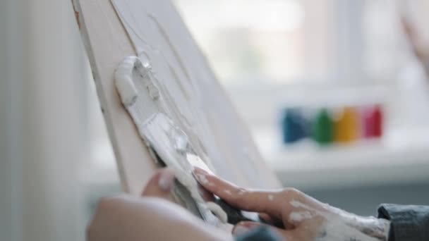 Close Modern Painting Cropped Female Hands Holding Putty Knife Drawing — Vídeo de Stock