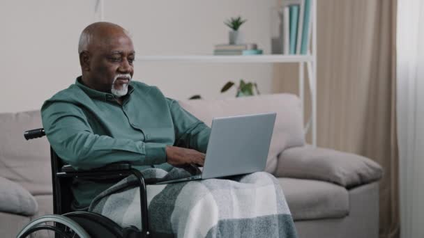 Pensive Though Deep Thinking Old 60S American Businessman Sitting Home — Vídeo de Stock