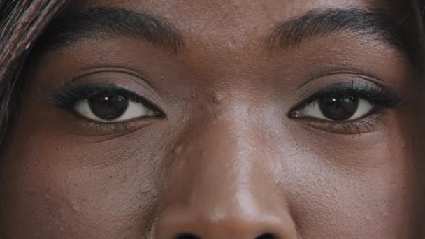 Extreme Shot Close Female Cropped Face Young African American Woman — Vídeo de Stock