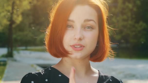 Female Portrait Outdoors City Dissatisfied Redhead Caucasian Woman Girl Shakes — Vídeo de Stock