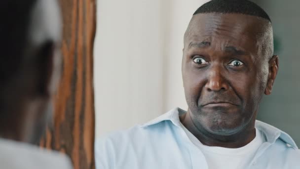 Emotional Funny African American Adult Playful Man Comic Make Humorous — Vídeo de Stock