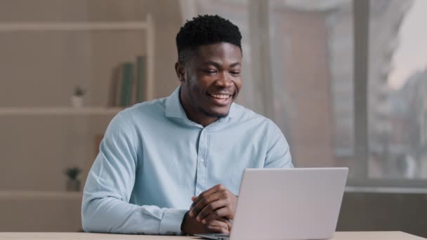 African American Businessman Young Professional Worker Educator Teacher Millennial Smiling — стоковое видео