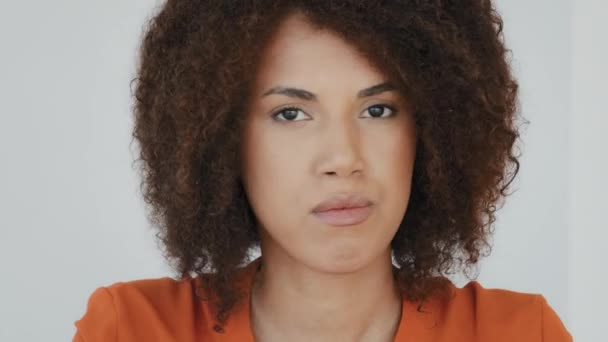 Portret Smutny Zdenerwowany Kobieta Twarz Afrykański Sfrustrowany Dziewczyna Kręconymi Włosami — Wideo stockowe