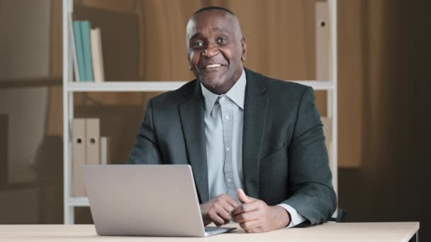Old African 60S Happy Businessman Laughing Smiling Sitting Office Laptop — 图库视频影像