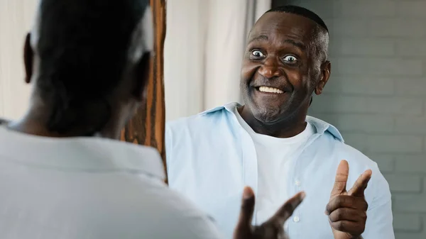 Close Senior Comical Man Look Mirror Reflection African American Retiree — Stock Photo, Image
