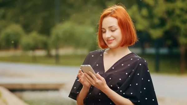 Beautiful Focused Redhead Caucasian Girl Teenage User Woman Short Hair — Zdjęcie stockowe