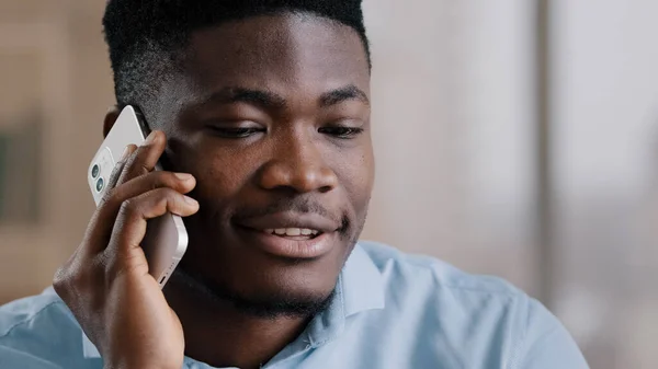 African American Happy Businessman Guy Talk Cellphone Gadget Communicate Friendly — Zdjęcie stockowe