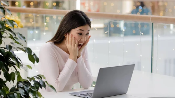 Korean Asian Happy Woman Laptop Excited Surprised Holding Head Hands — Stockfoto
