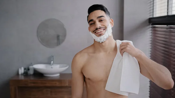 Close Male Portrait Bathroom Hispanic Indian Arabian Naked Man Bearded — Fotografia de Stock