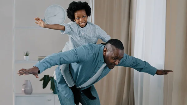 Mature African American Grandpa Plays Little Granddaughter Joyful Kid Pretends — Foto Stock