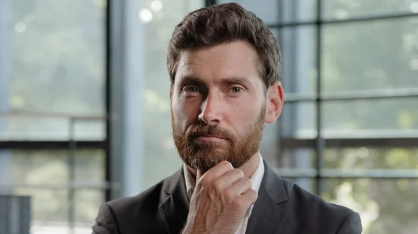 Thoughtful Caucasian Bearded 40S Businessman Thinking Solving Business Problem Pensive —  Fotos de Stock