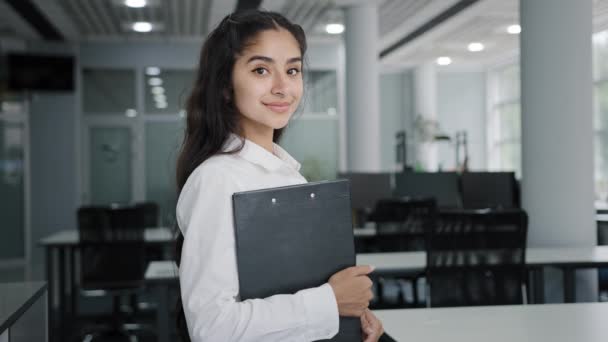 Young Confident Indian Businesswoman Model Posing Indoors Smiling Female Manager — Stockvideo