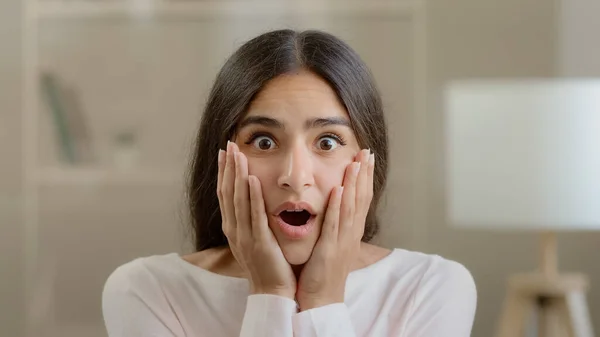 Emotional Shocked Brunette Arab Woman Stressful Frightened Scared Hispanic Girl — Stockfoto