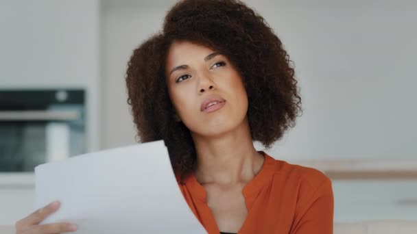 Portrait African American Pensive Woman Curly Hair Feels High Degree — Vídeos de Stock