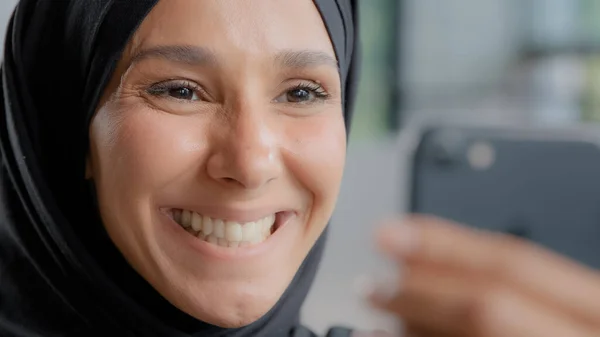 Headshot Young Pretty Happy Arab Woman Hijab Smiling White Healthy — Stockfoto