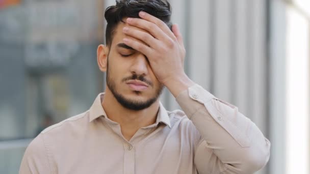 Close Portrait Upset Looser Sad Frustrated Disappointed Failure Arabian Hispanic — Vídeo de Stock