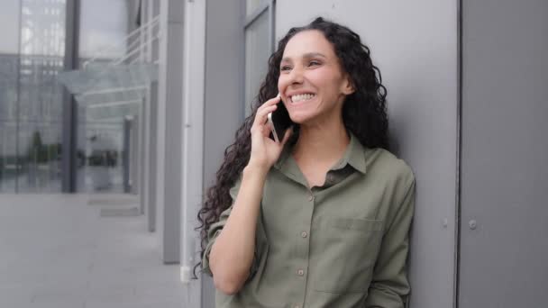 Female Woman Happy Cheerful Success Amazed Wonder Businesswoman Lady Talking – Stock-video